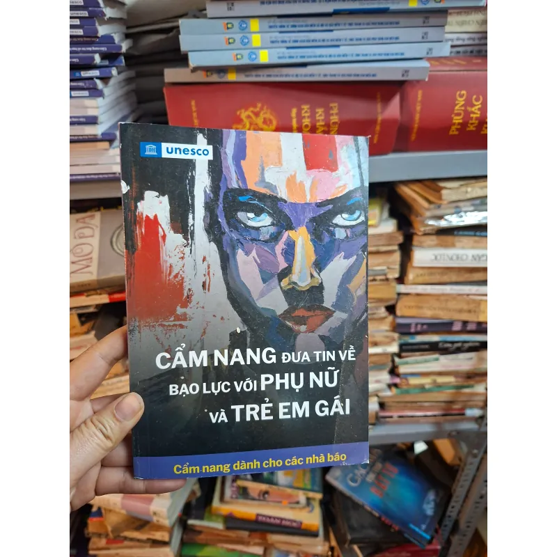 Cẩm nang đưa tin về bạo lực phụ nữ với trẻ em gái 998162