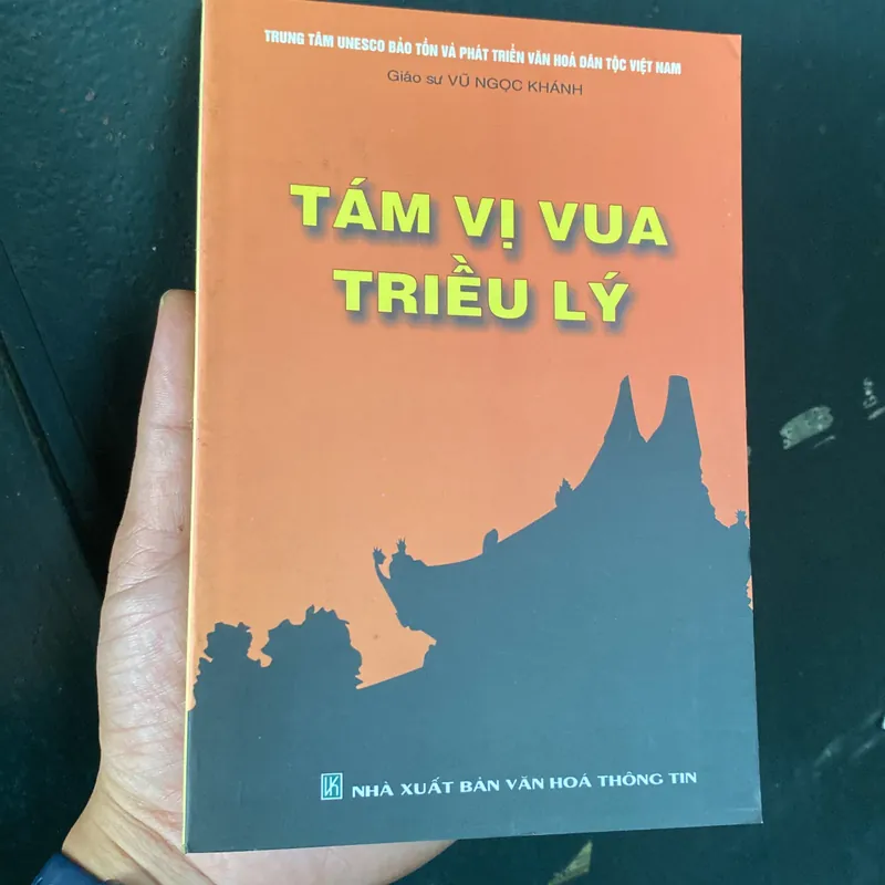 TÁM VỊ VUA TRIỀU LÝ (XB 2005) 502631