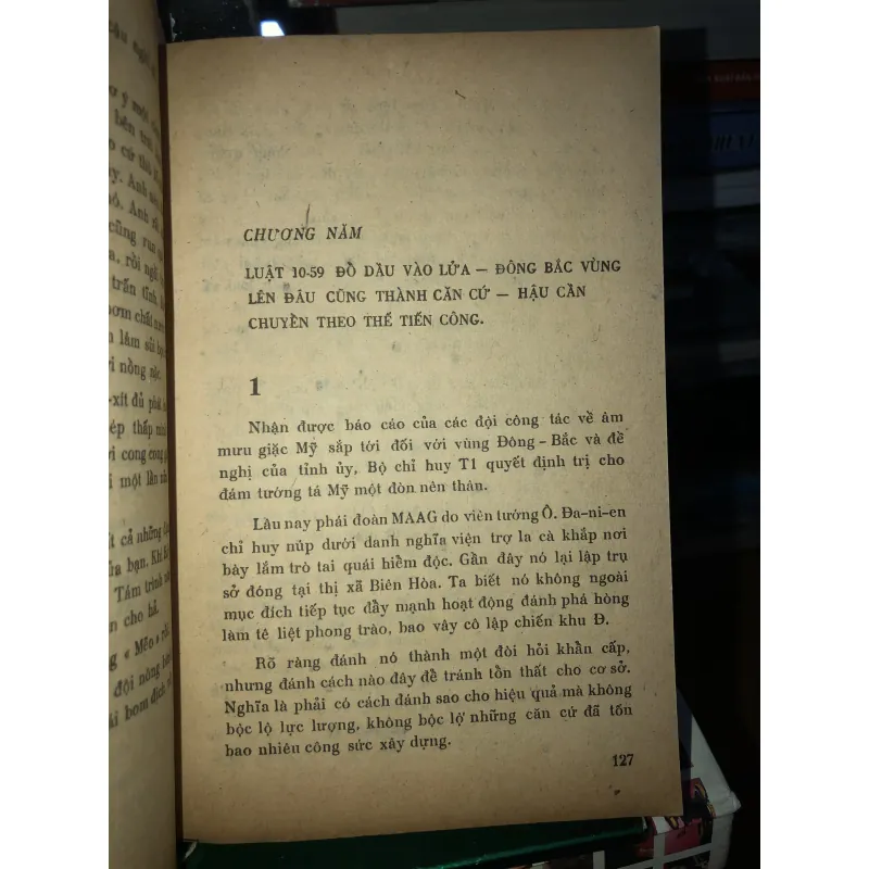 Hạt muối đỏ vùng đất hiểm - Nguyễn Việt Phương  786602