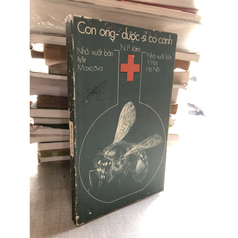 Con ong - dược sĩ có cánh  786810