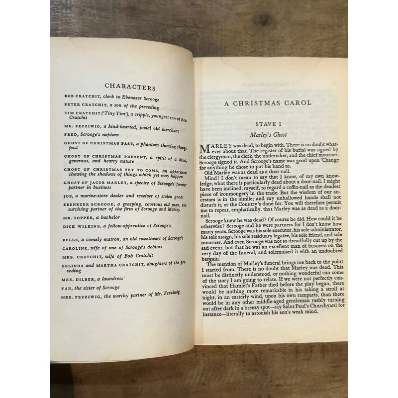 The Christmas Books - Charles Dickens (A Chrismas Carol And Other Stories) 728371