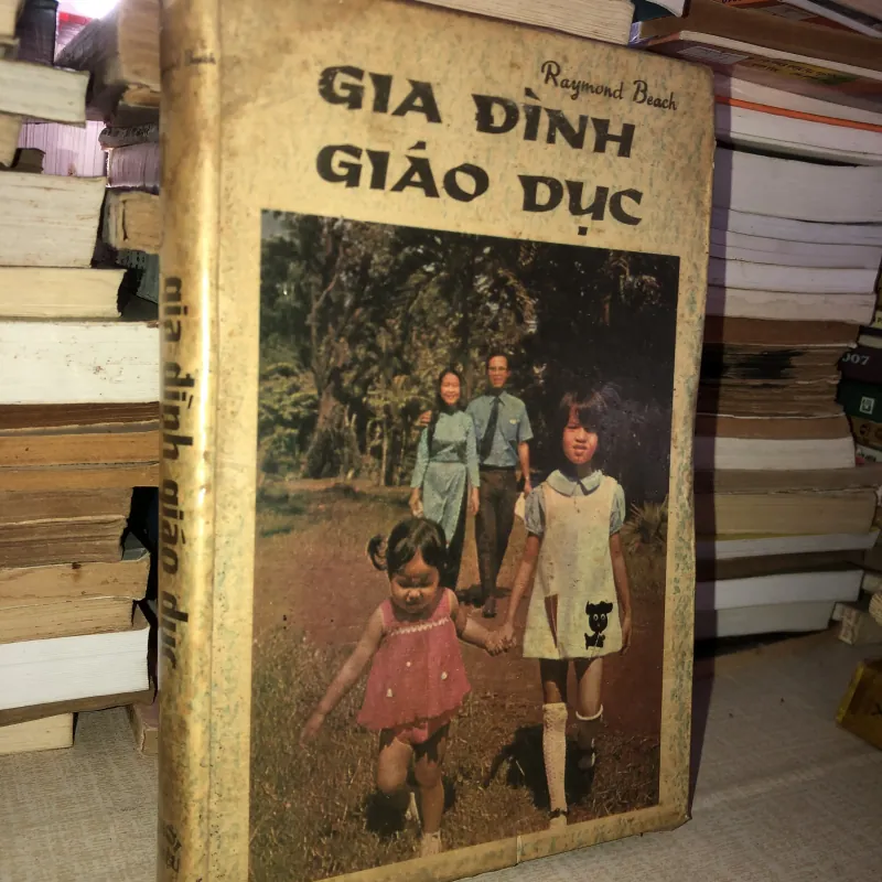 Gia đình giáo dục 996023