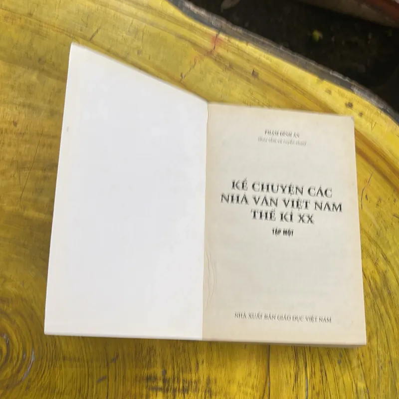 KỂ CHUYỆN CÁC NHÀ VĂN VIỆT NAM THẾ KỈ XX- PHẠM ĐÌNH ÂN 2 tập 735513