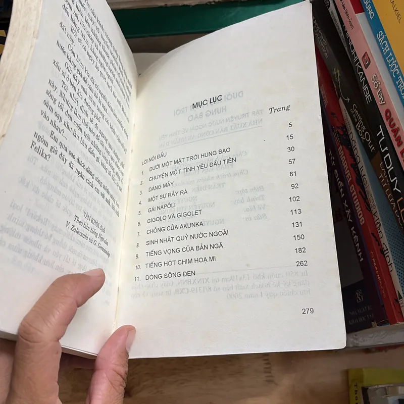 II Tập Truyện Nước Ngoài Về Tình Yêu: Dưới Một Mặt Trời Hung Bạo - 2000 696016
