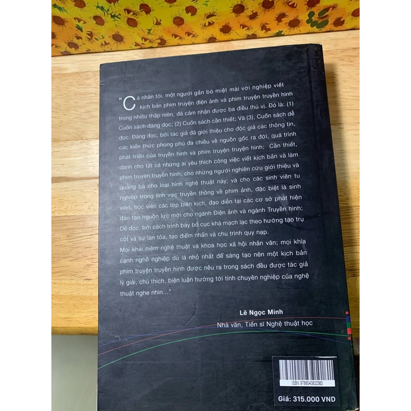 Nghệ Thuật Viết Kịch Bản Điện Ảnh - Đỗ Lệnh Hùng Tú - Sách có thủ bút chữ ký tác giả. 543276