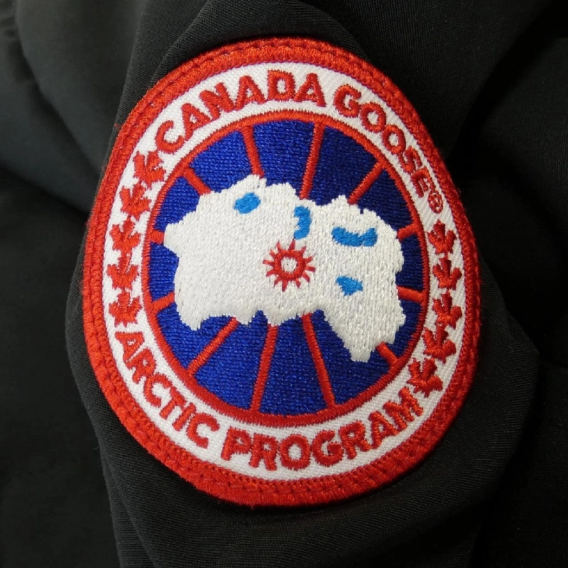 【Khuyến mãi】Áo khoác lông vũ Canada Goose 638909