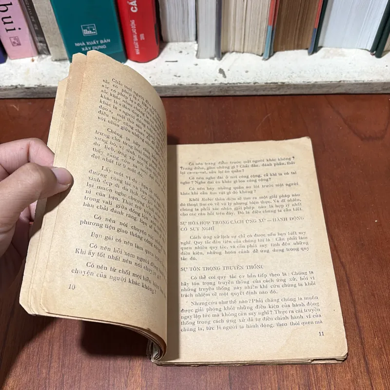 II Sách Kỹ Năng: Phép Lịch Sử Hằng Ngày - HALAK LASZLO - 1989 757892