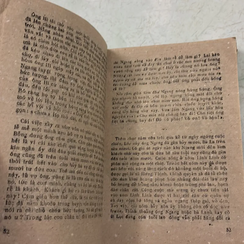 Tượng đồng đen một chân - Xuân Đức 997577