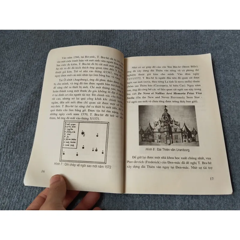TRUYỆN KỂ VỀ CÁC NHÀ THIÊN VĂN HỌC TẬP HAI 719846