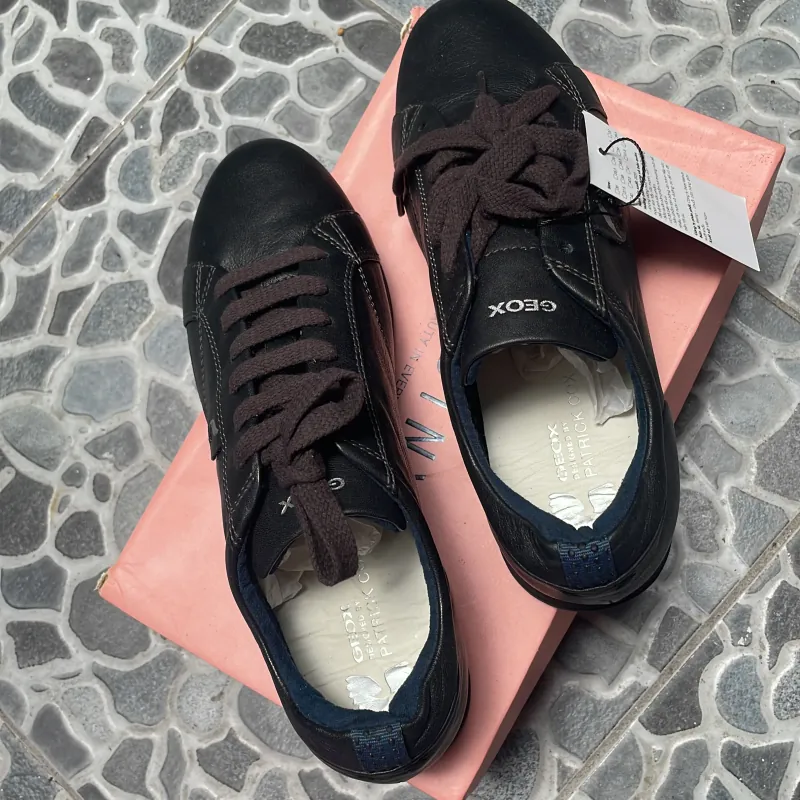 Giầu Geox mầu đen, đa thật, new tag sz 37 969782