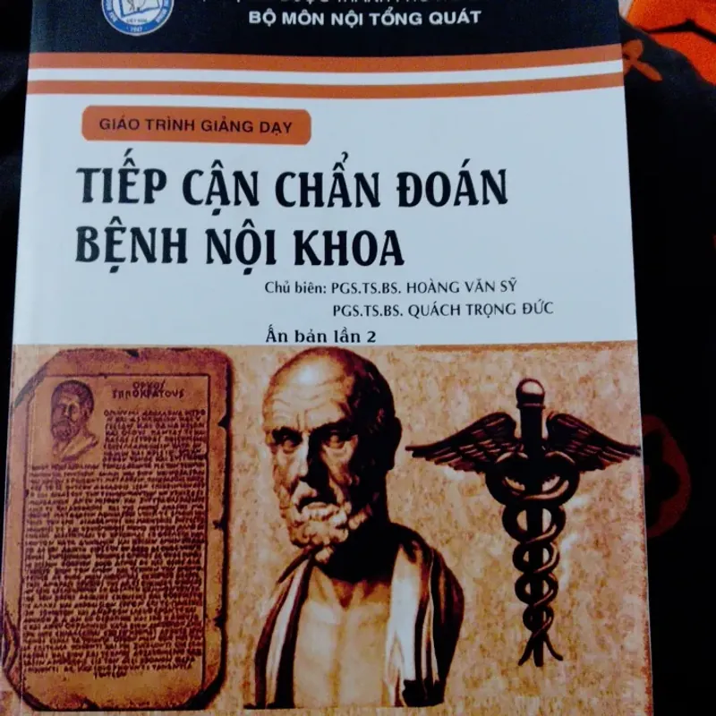 Bân 4 cuốn giáo trình cho ai cần ạ 1009428