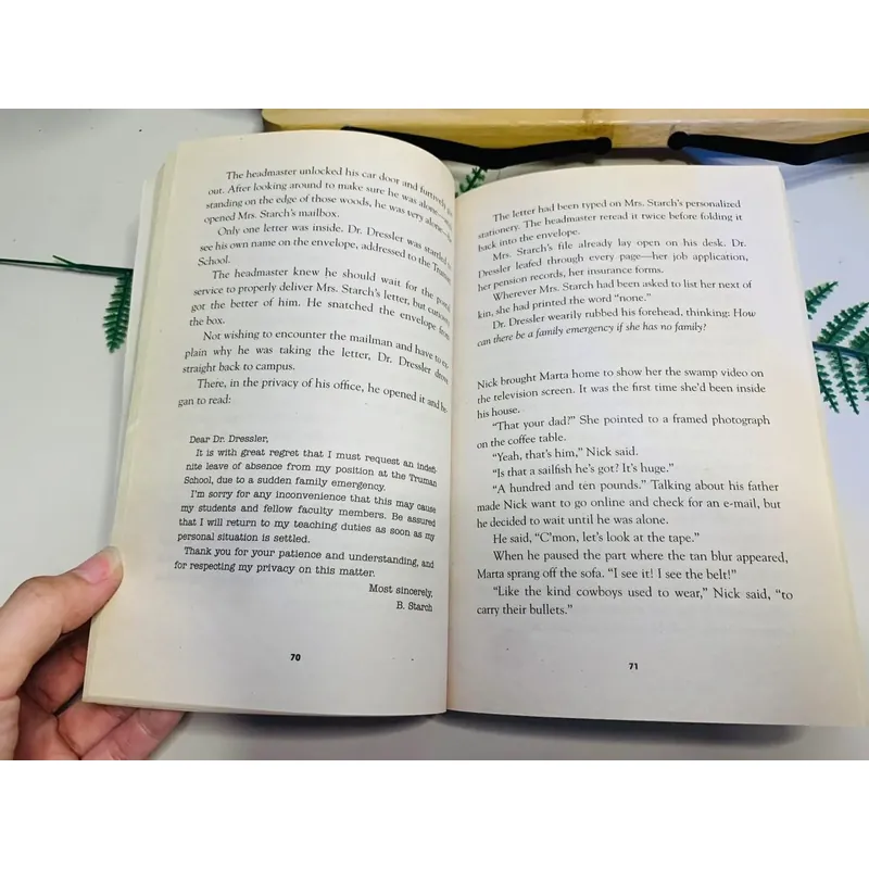 [Sách tiếng Anh 2hand] Like new 90% - 🐾 Scat – Carl Hiaasen 598335