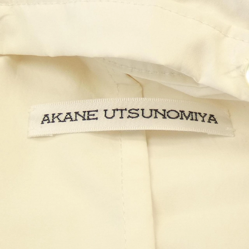 【Mã giảm giá】Áo khoác AKANE UTSUNOMIYA 637377