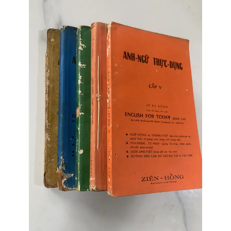 Anh ngữ thực dụng, tập 1-5, Lê Bá Kông, in trước 1975 718090