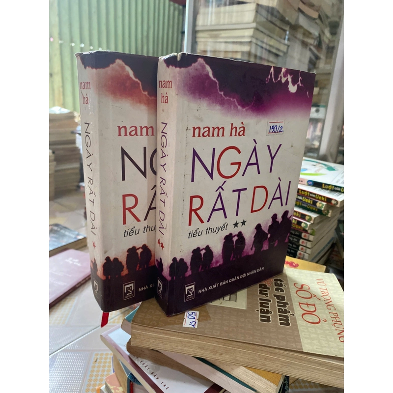 Ngày Rất Dài bìa cứng  460024