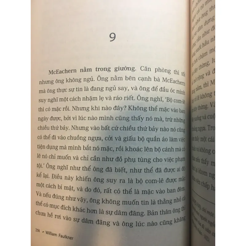 [KINH ĐIỂN] Nắng tháng tám - William Faulkner 576114