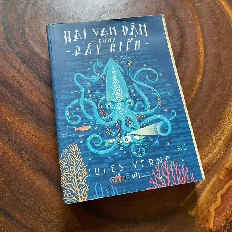 II Tựa sách: Hai Vạn Dặm Dưới Đáy Biển - Jules Verne - 2015 442212