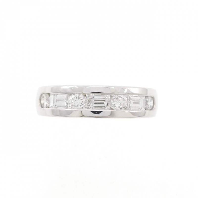 Nhẫn kim cương 750WG 669080