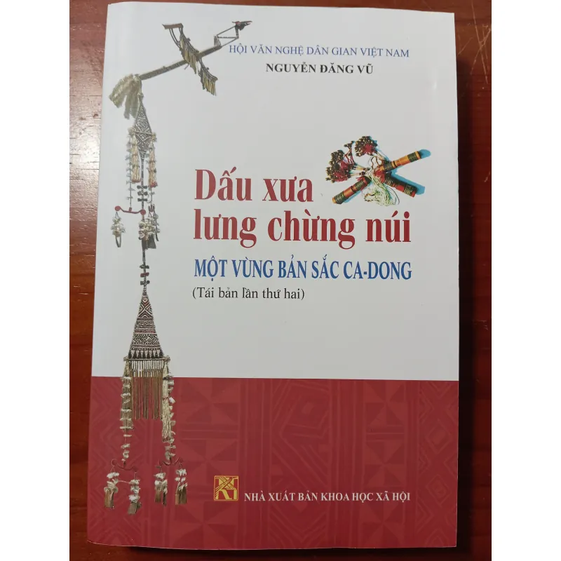 DẤU XƯA LƯNG CHỪNG NÚI MỘT VUNG BẢN SẮC CA DONG 800447
