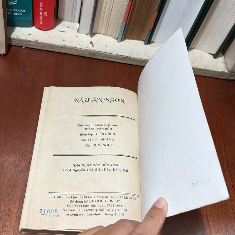 II Sách Nấu Ăn: Nấu Ăn Rau Quả _ Món Ăn Thầy Thuốc - Thu Minh - 1996 722502
