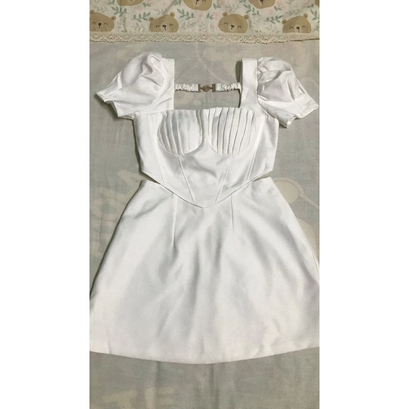 Váy trắng khoét eo 498237