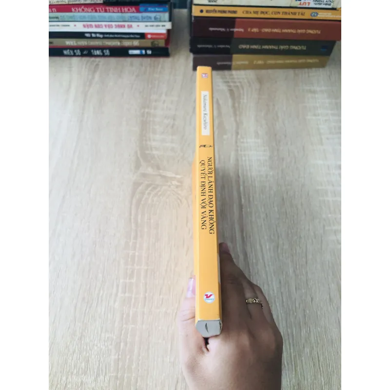 NGƯỜI LÃNH ĐẠO KHÔNG QUYẾT ĐỊNH VỘI VÀNG  1020355