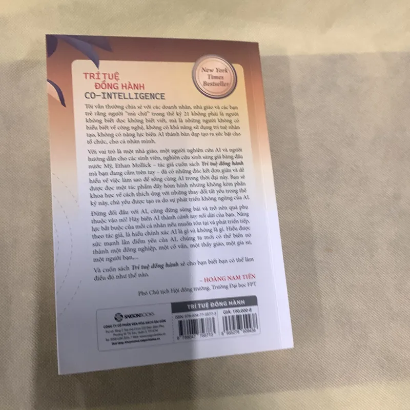TRÍ TUỆ ĐỒNG HÀNH KỶ NGUYÊN SỐNG VÀ LÀM VIỆC CÙNG AI 740000