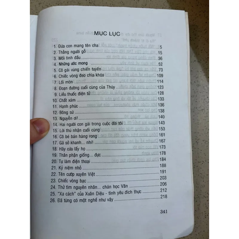 Cô Gái Vùng Chiến Tuyến – Tập ký chiến tranh sâu sắc 605978