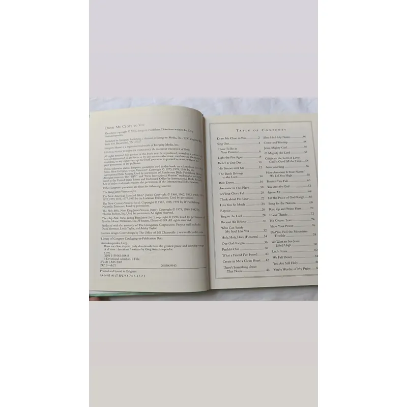 Songs4Worship
Draw Me Close to You: Daily Devotionals from the Greatest Praise  734270