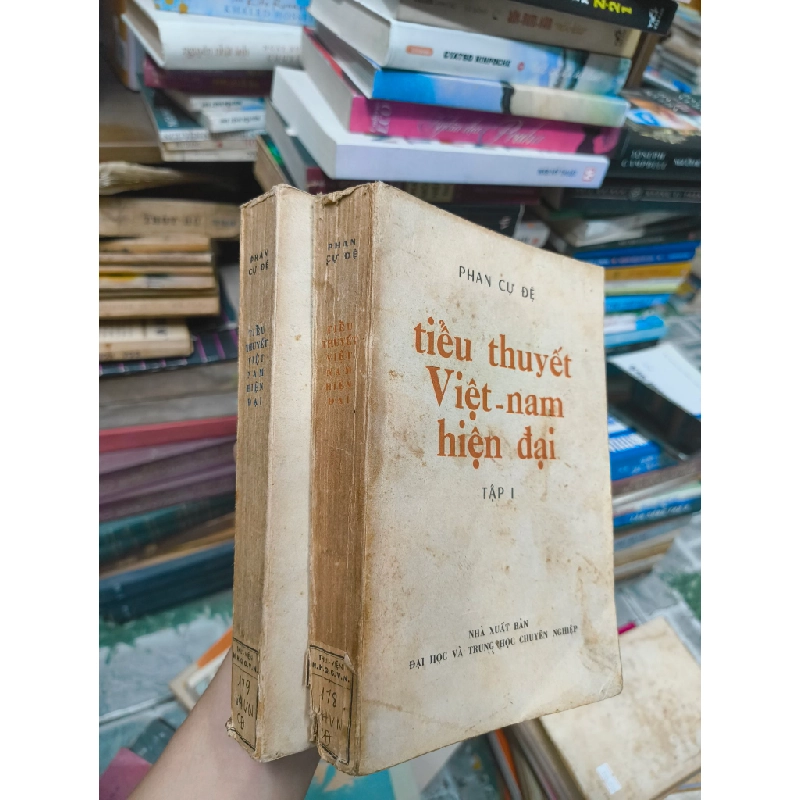 Tiểu thuyết Việt Nam hiện đại - Phan Cự Đệ ( 2 cuốn) 124145