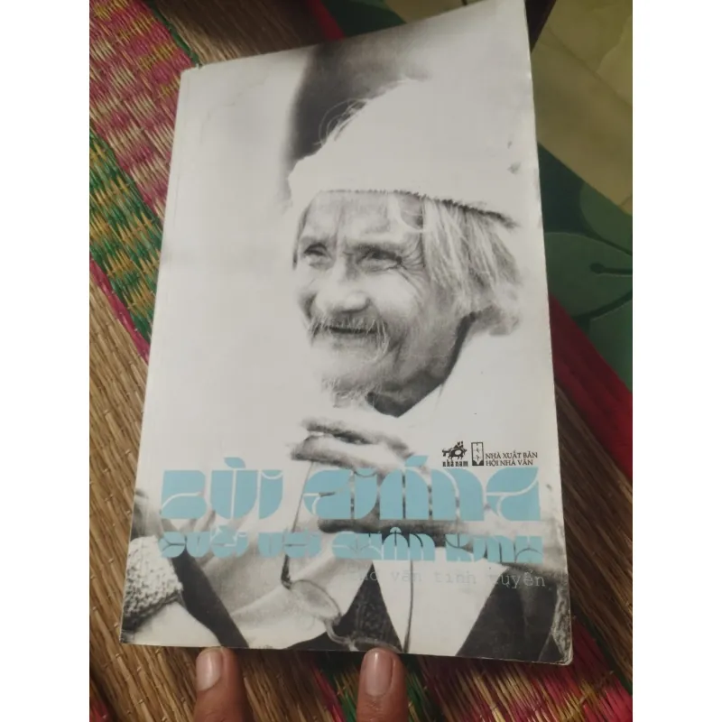 Đười ươi chân kinh- Bùi Giáng 930878