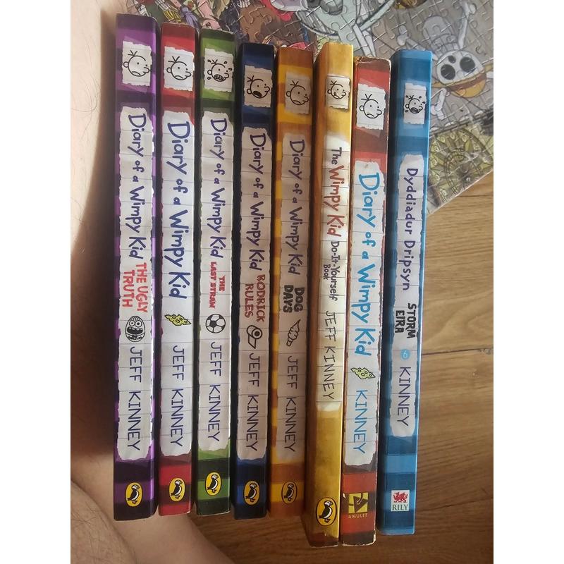 8q Diary of a wimpy Kid không trùng (Sách tiếng anh) như hình 
180k 475346