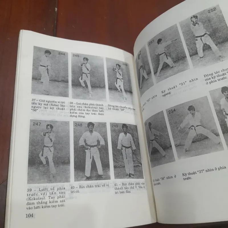 CÔN NHỊ KHÚC và KIẾM "SAI" 705466