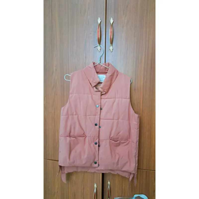 Áo khoác gile màu hồng nhạt túi hai bên 745134