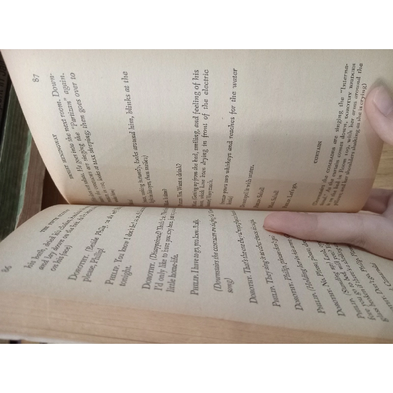 The Fifth Column and Four Unpublished Stories of the Spanish Civil War - Ernest Hemingway 521883