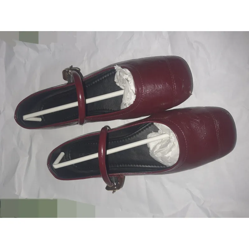 Giày bệt EROSSKA size 40 màu đỏ mận hot trend chính hãng fullbox 786000