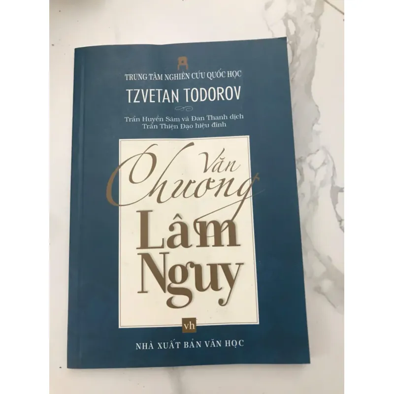 Tzvetan Todorov - Văn Chương Lâm Nguy 602051