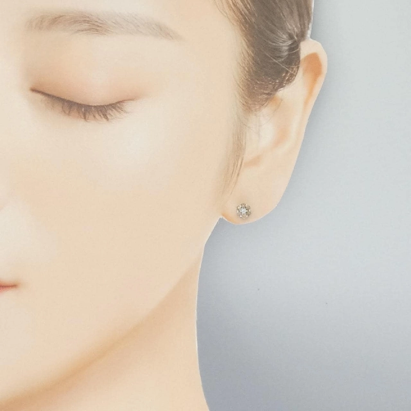 Bông tai kim cương hoa K18WG 0.13CT một bên - Hàng hiệu Authentic 874658