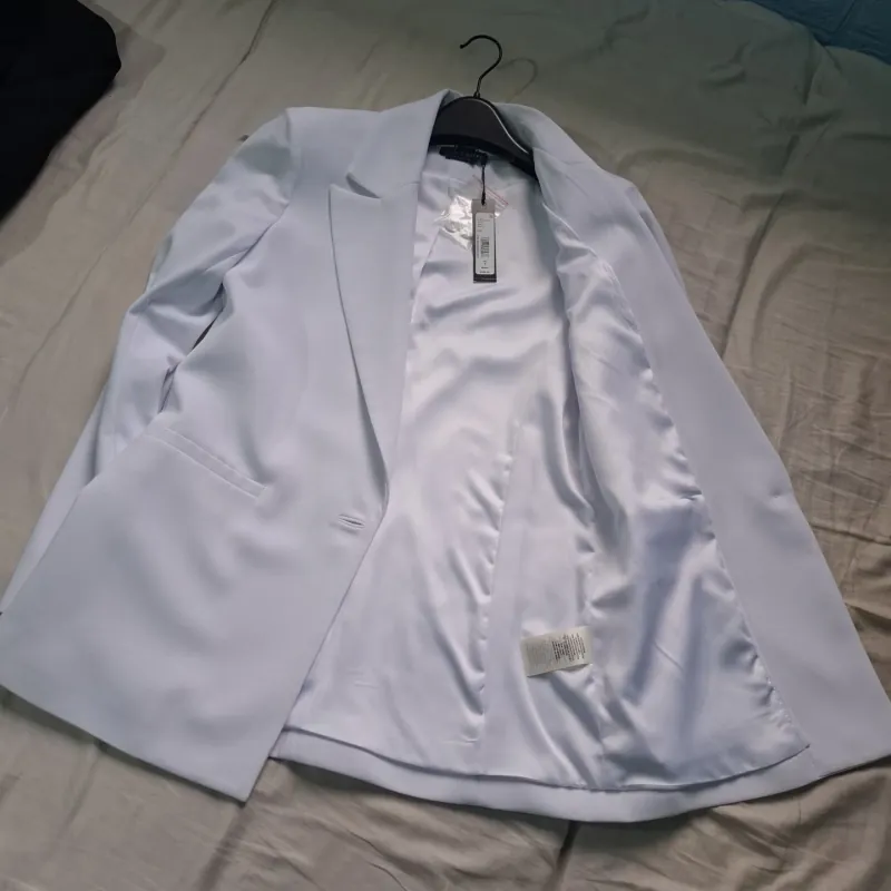 Áo khoác blazer cao cấp  2 màu đen , trắng size 2(42-54KG) 750557