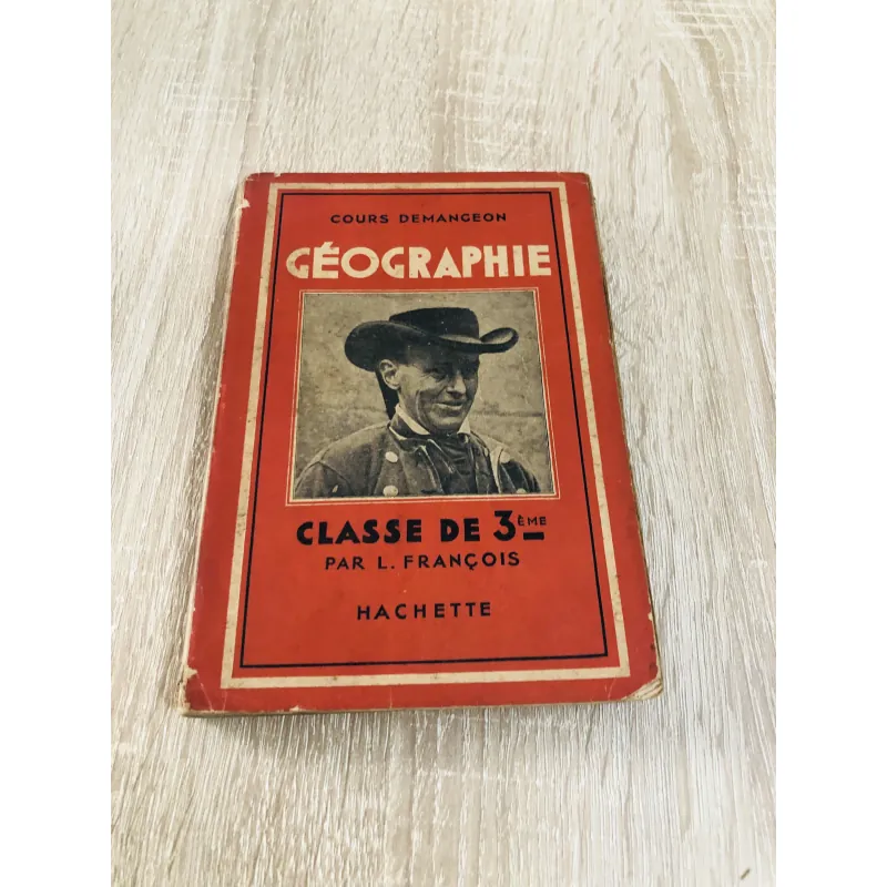 Sách địa lý Pháp xưa – in từ thời 1940 971728