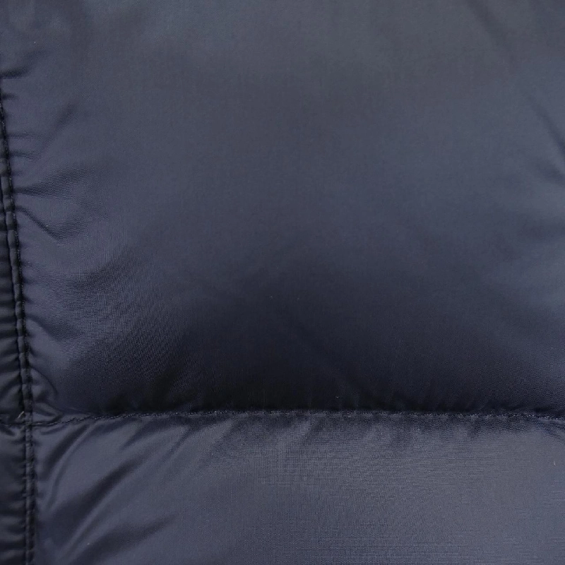 Áo khoác lông vũ MONCLER 638147