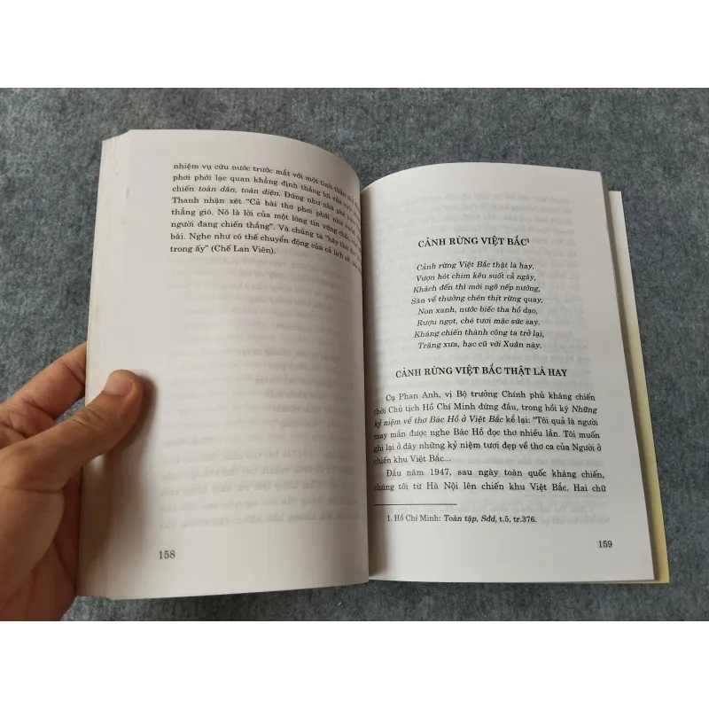 THẨM BÌNH THƠ CA TIẾNG VIỆT NGUYỄN ÁI QUỐC - HỒ CHÍ MINH 700993