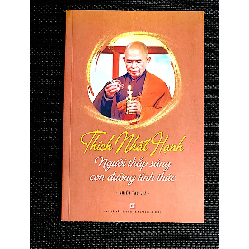 THÍCH NHẤT HẠNH- NGƯỜI THẮP SÁNG CON ĐƯỜNG TỈNH THỨC 1001669