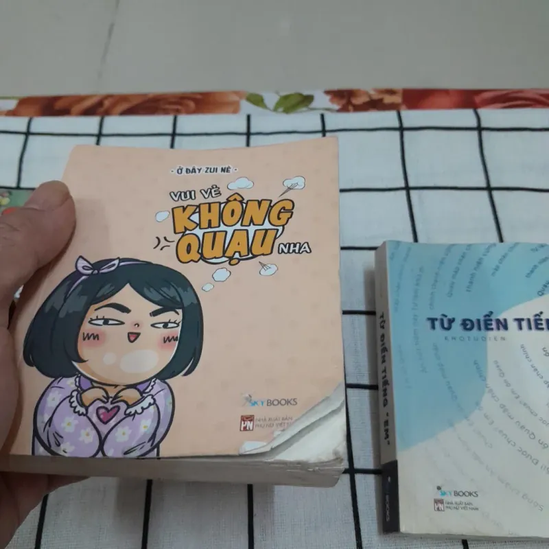3 cuốn sách bỏ túi: Cũng là tiếng Em; Vui vẻ không quạo & Từ điển tiếng EM. 706811