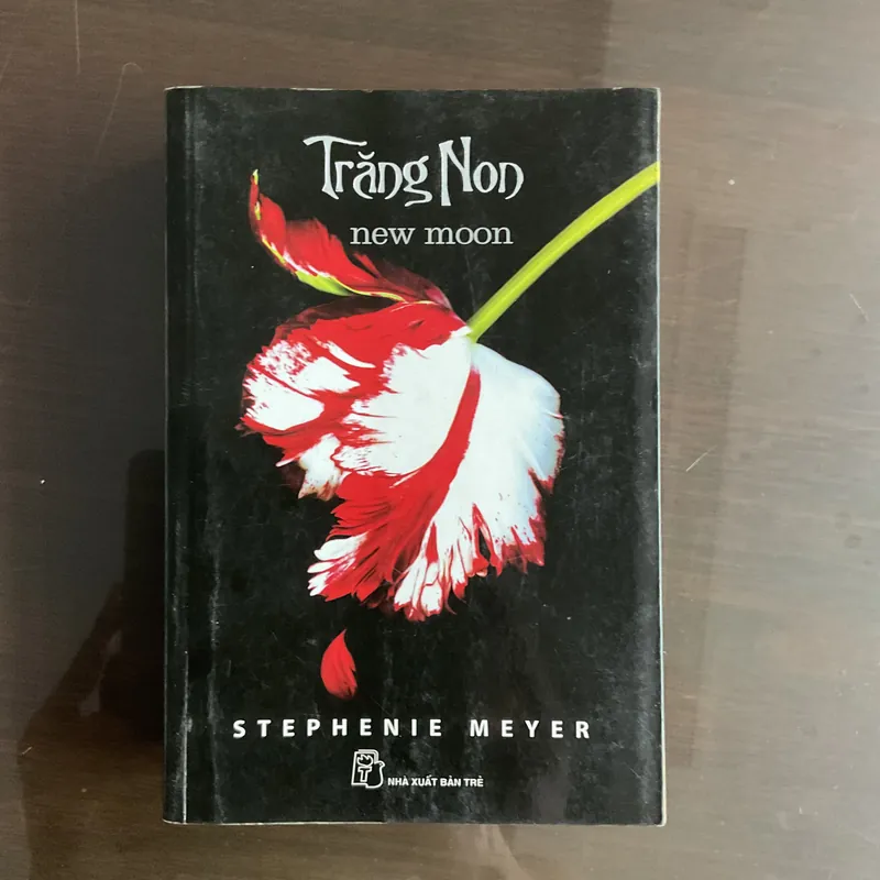 [KỲ ẢO]Trăng non - Stephanie Meyer 721099