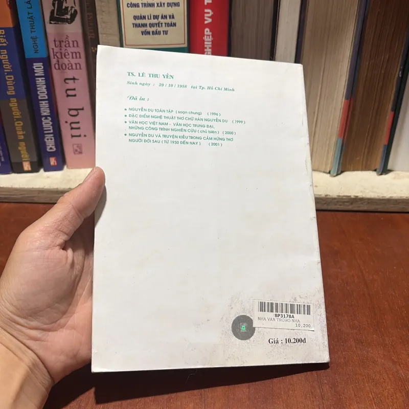 II Nhà Văn Trong Nhà Trường: Nguyễn Du - Lê Thu Yến - 2002 789433