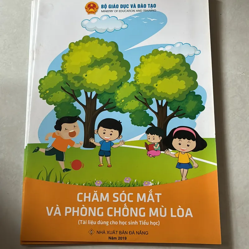 Chăm sóc mắt và phòng chống mù loà (Tặng khi mua sách ở Tiệm) 738403