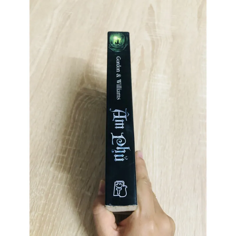 Âm Phủ (Tunnels) – cuốn phiêu lưu kỳ bí cực cuốn hút! 992382