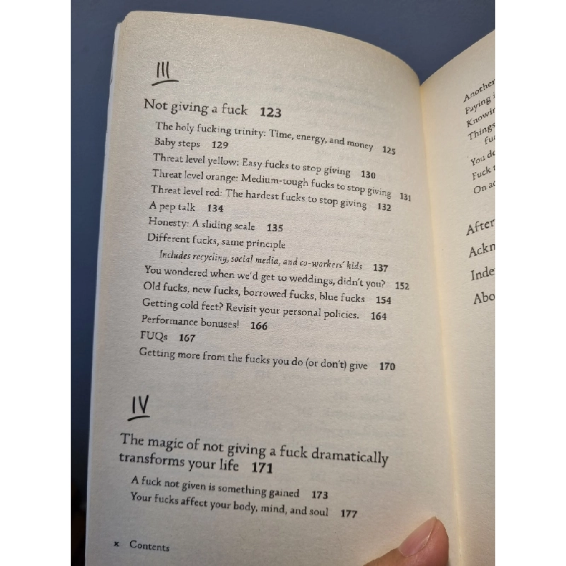 THE LIFE-CHANGING MAGIC OF NOT GIVING A FUCK : How to stop spending time you dont have doing things you dont want to do with people you dont like  - Sarah Knight 193730