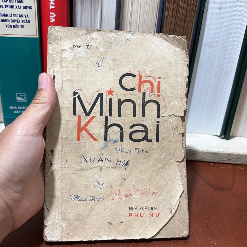 II Sách Xưa: Chị Minh Khai - Nguyệt Tú - 1976 750956